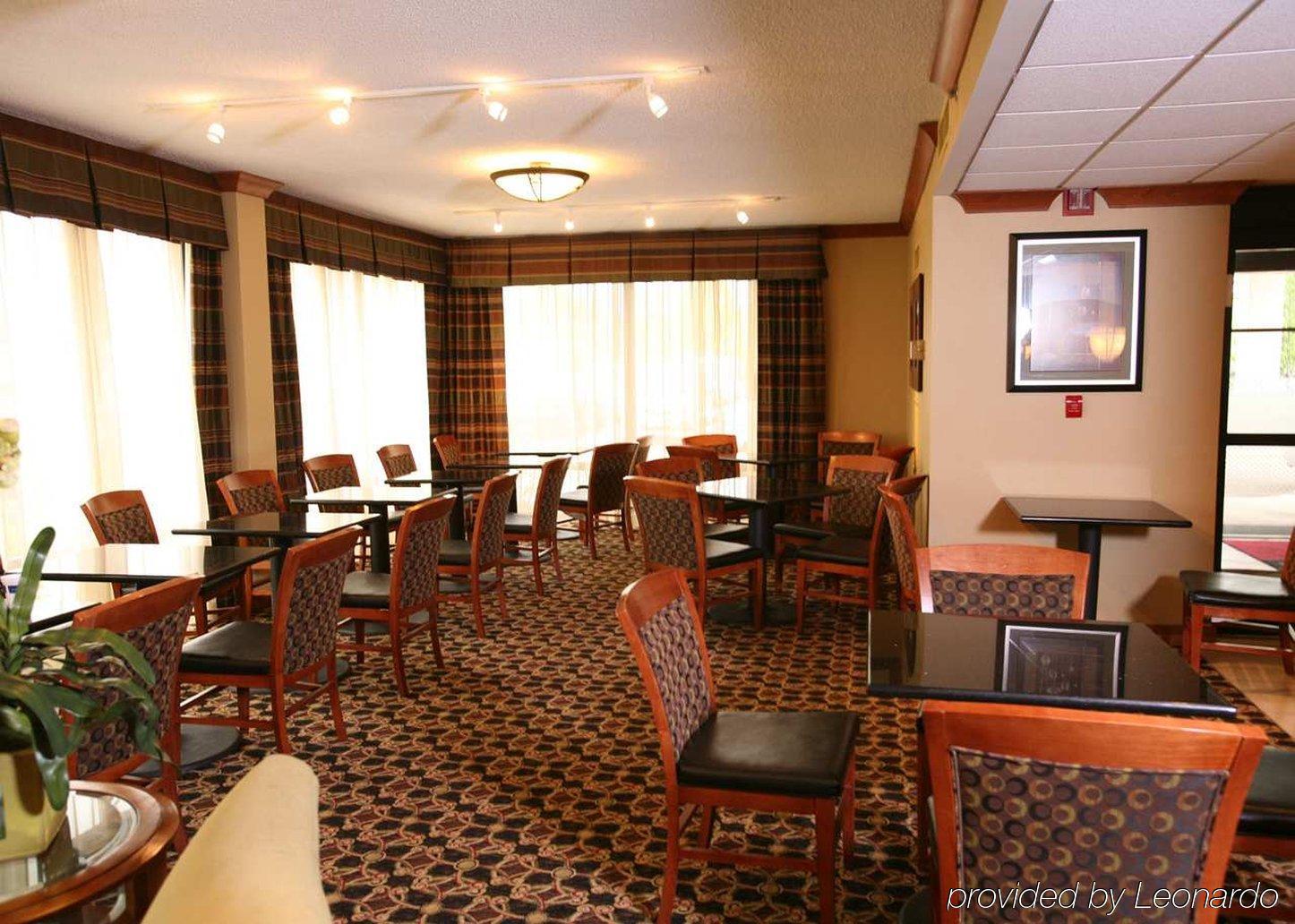 Hampton Inn Detroit Northville Restoran fotoğraf