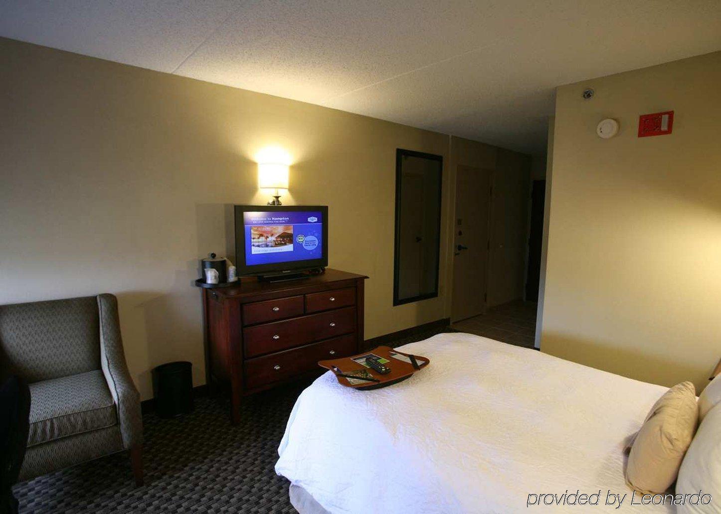 Hampton Inn Detroit Northville Oda fotoğraf