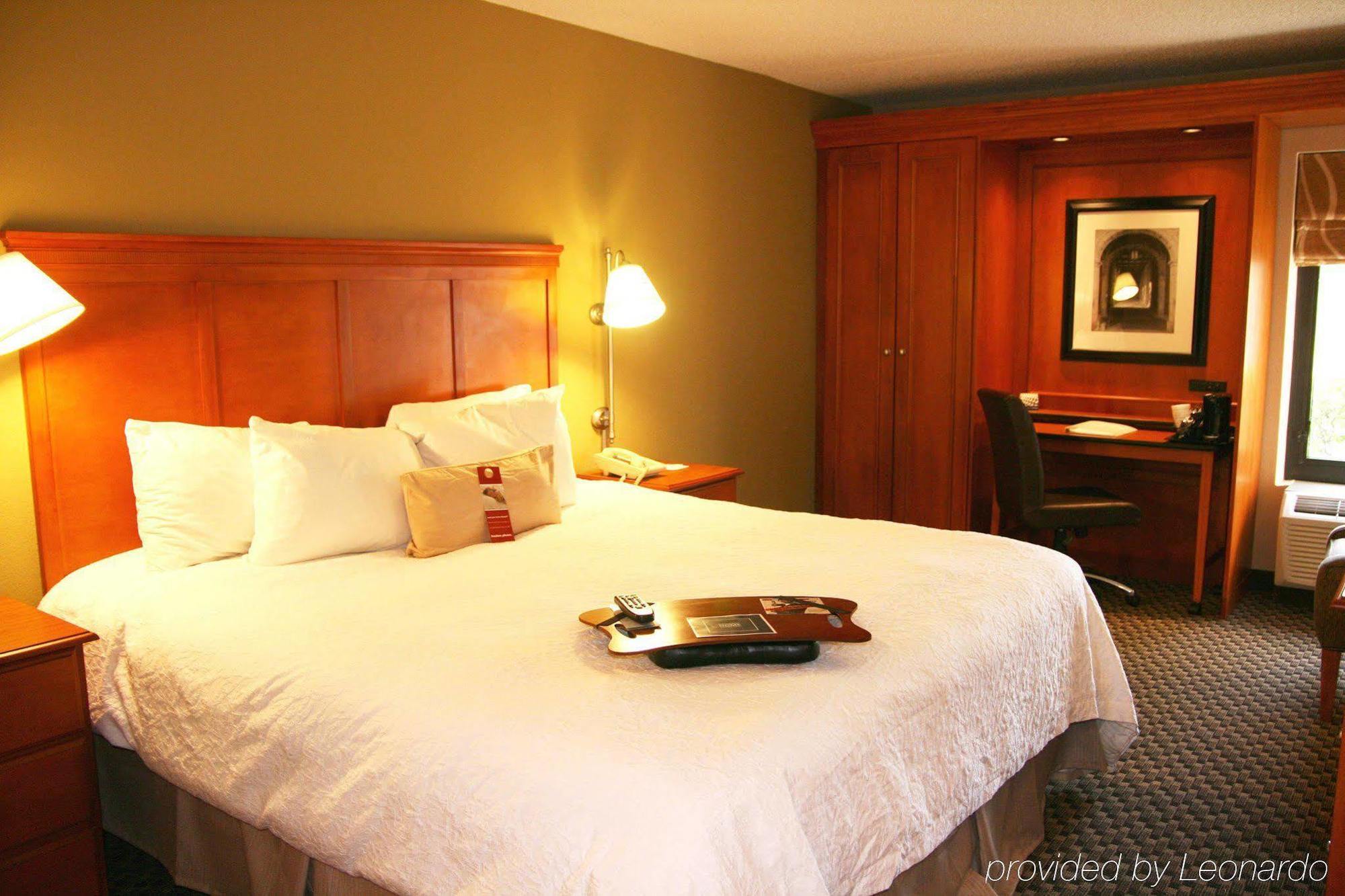 Hampton Inn Detroit Northville Oda fotoğraf